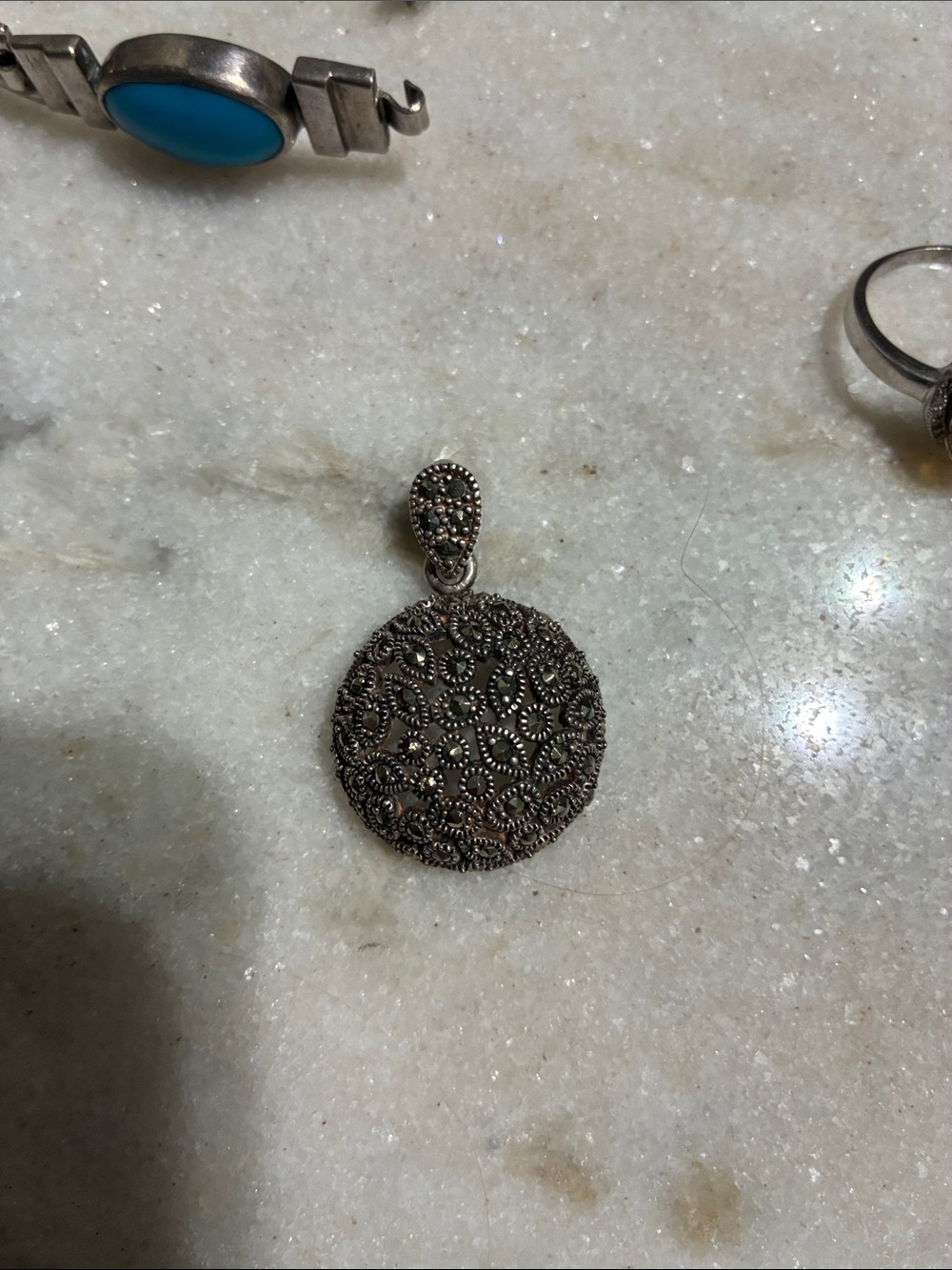 Jewelry bundle - Picture 9 of 17